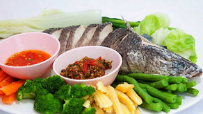 ปลาช่อนนึ่งแจ่ว ราคา 180-250 บาท