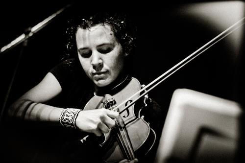 Jen Curtis w/ Diali Cissokho & cellist, Daniel Leven