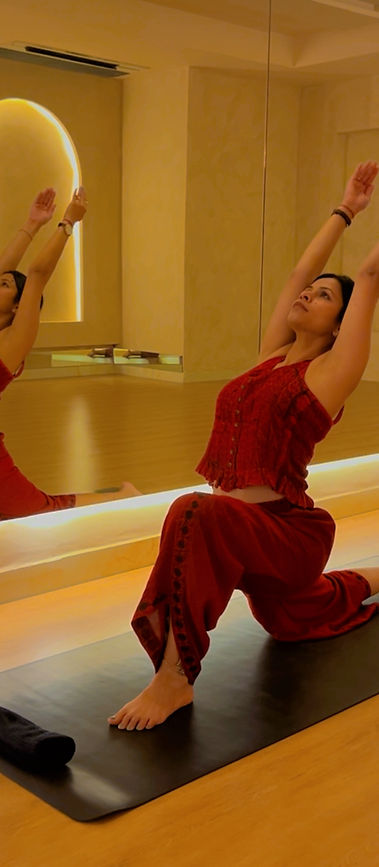 Durga Yoga founder Meenakshi – private online Hatha yoga teacher for professionals
