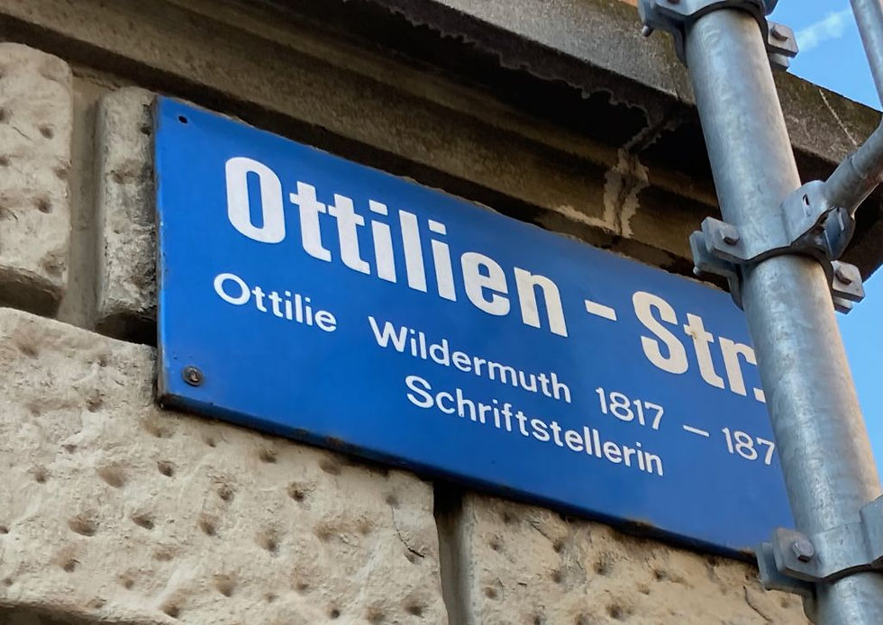 Strassentafel der seit 1901 bestehenden Ottilien-Strasse