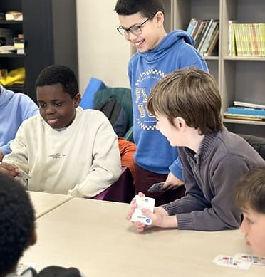 Des jeunes en train de jouer
