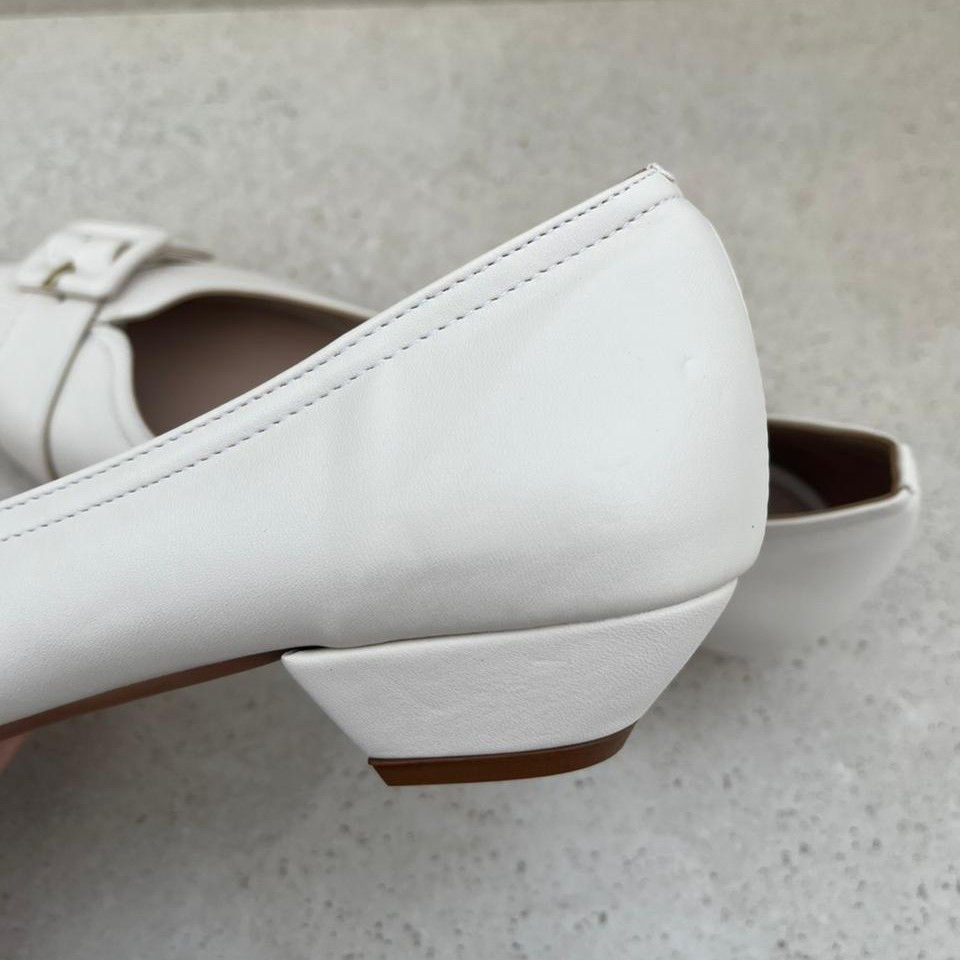 Miniatura: Scarpin Off White Fosco c/ Fivela Encapada - Salto Bloquinho 2cm