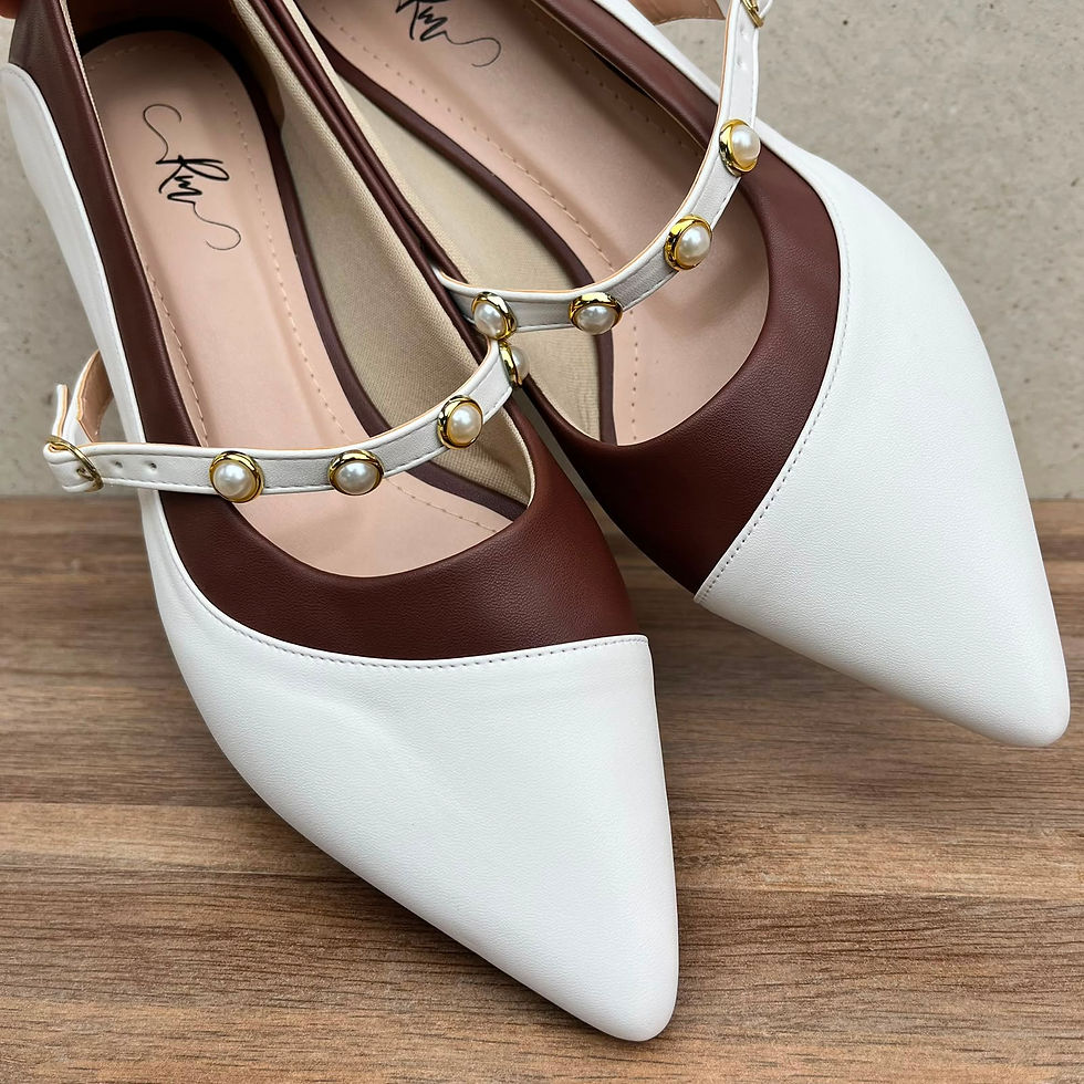 Thumbnail: Scarpin Marrom c/Off White Fivela - Salto Bloquinho 2cm