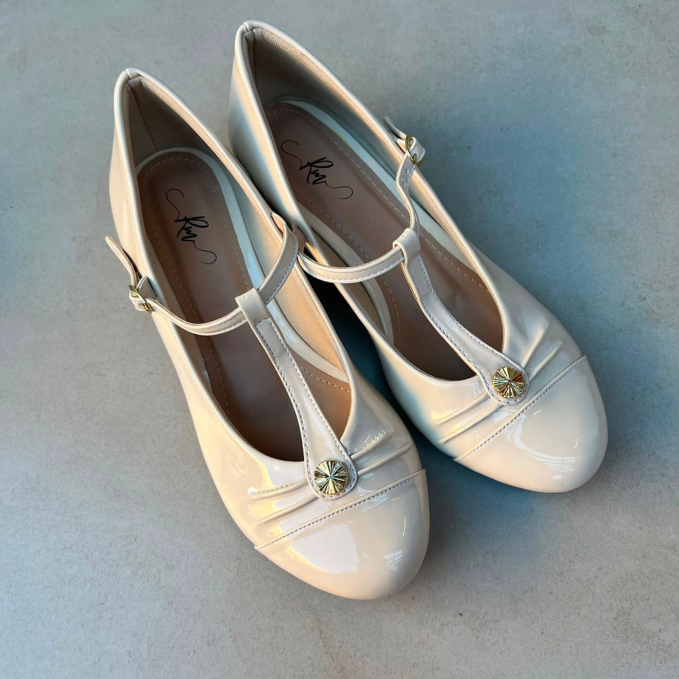 Miniatura: Scarpin Off White Bico Redondo c/ Fivela - Salto Bloquinho 2cm