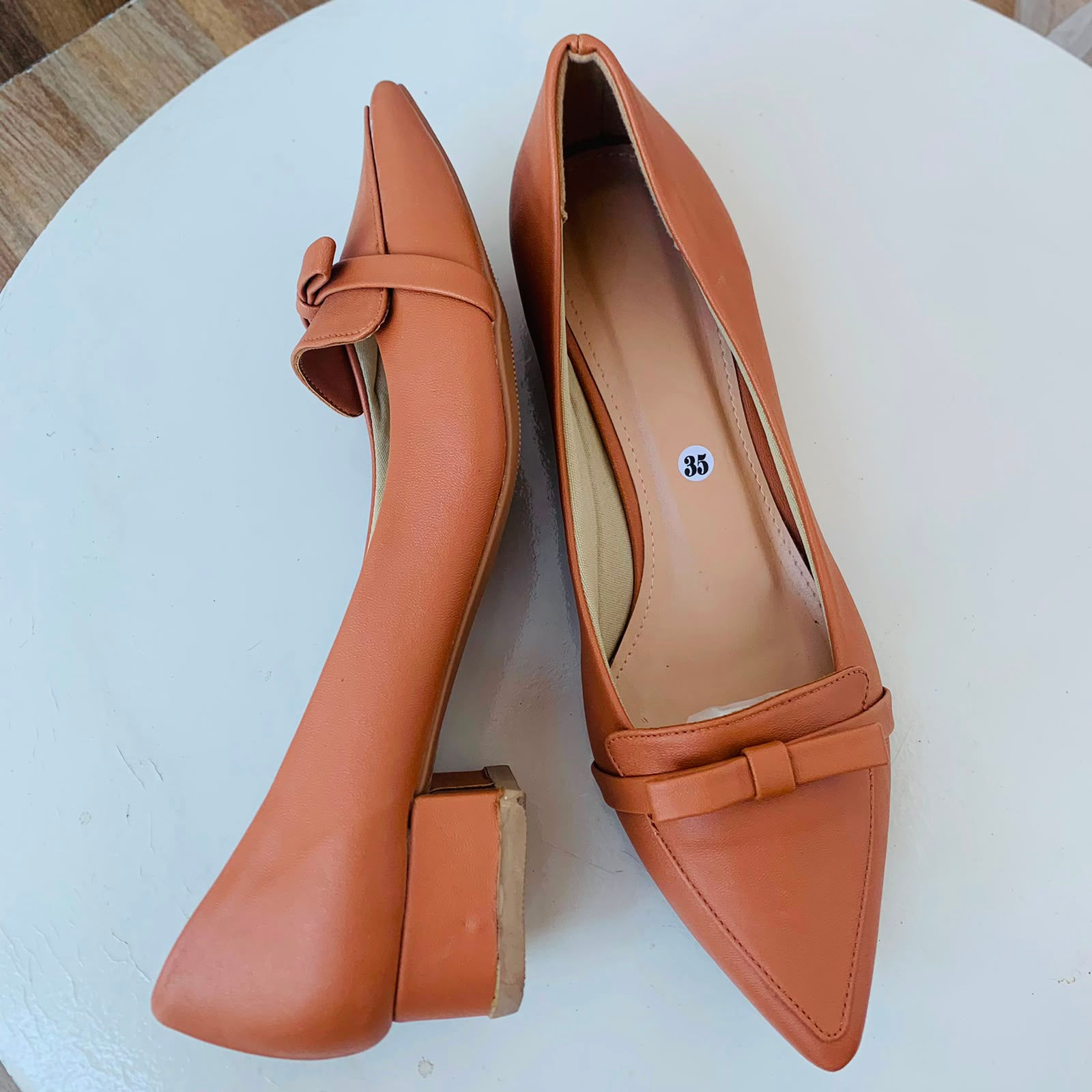Scarpin Caramelo Fosco c/ Laço - Salto Bloco 2,5cm