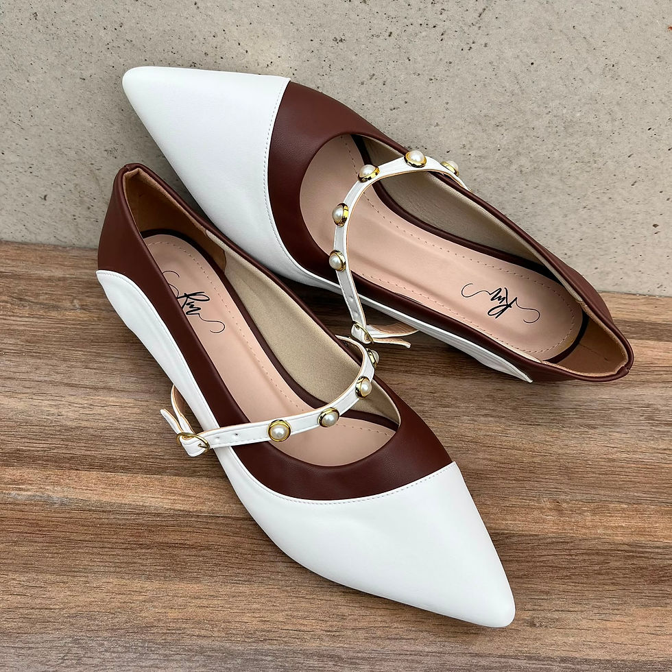 Thumbnail: Scarpin Marrom c/Off White Fivela - Salto Bloquinho 2cm