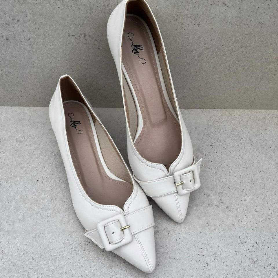 Miniatura: Scarpin Off White Fosco c/ Fivela Encapada - Salto Bloquinho 2cm