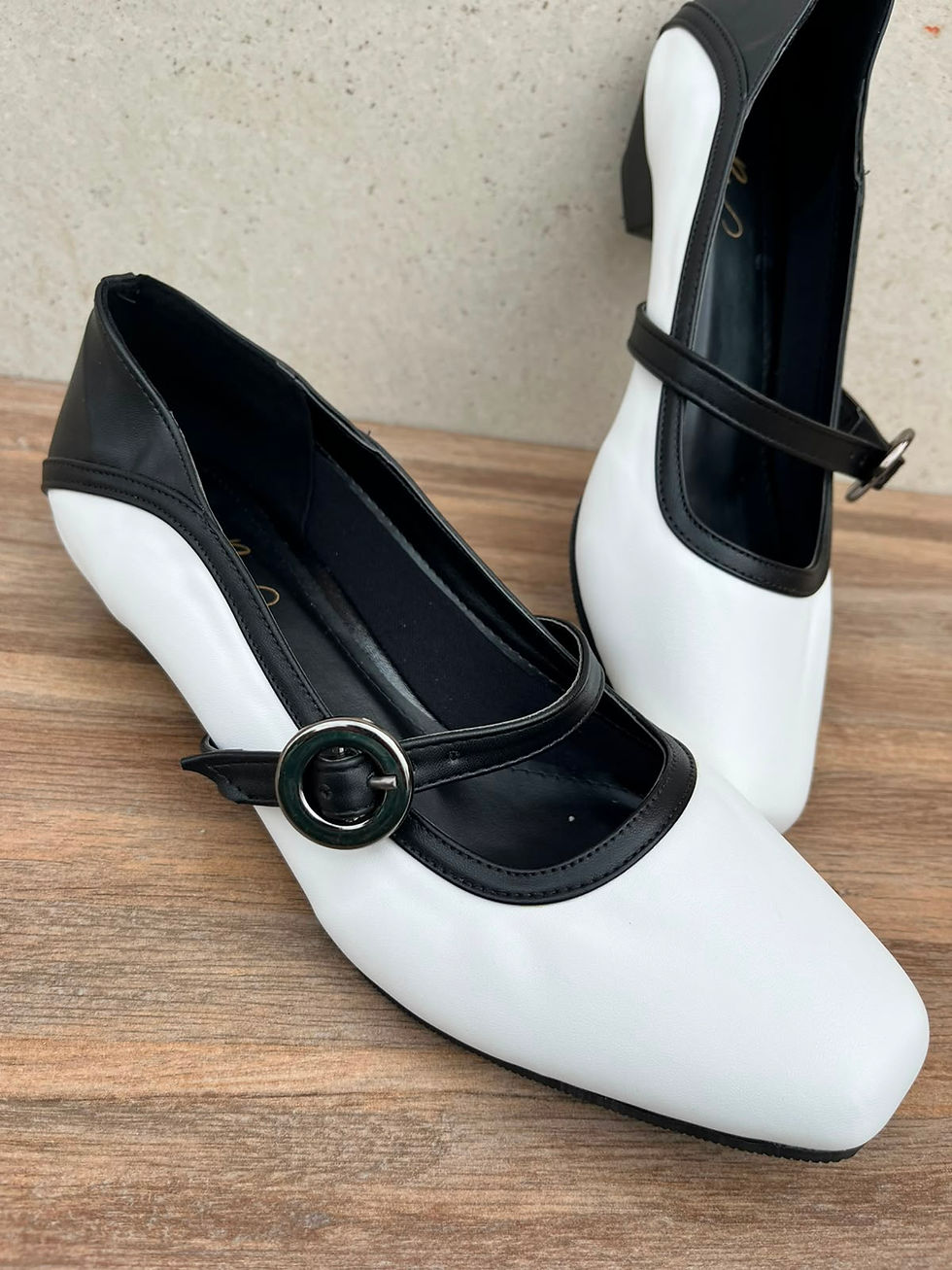 Miniatura: Scarpin Branco c/Preto Fivela - Salto Bloquinho 2cm