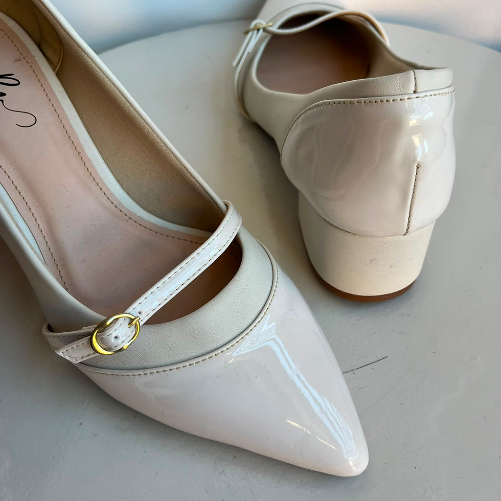 Miniatura: Scarpin Off White c/ Fivela - Salto Bloco 4,5cm