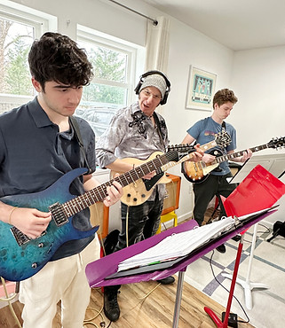 Guitar Lessons Kids Teens Adults Lincroft Music - Monmouth NJ Colts Neck Holmdel Middletow