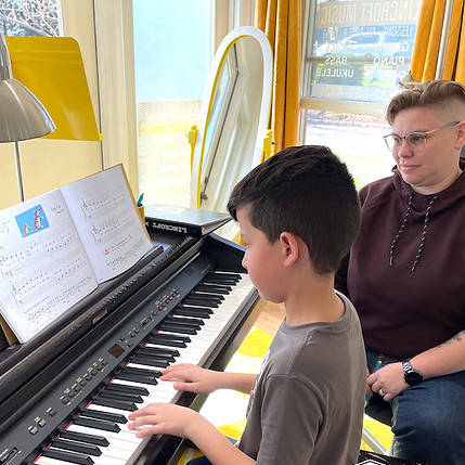 PIANO LESSONS Lincroft Music Middletown Monmouth Red Bank Holmdel Colts Neck Shrewsbury Ti