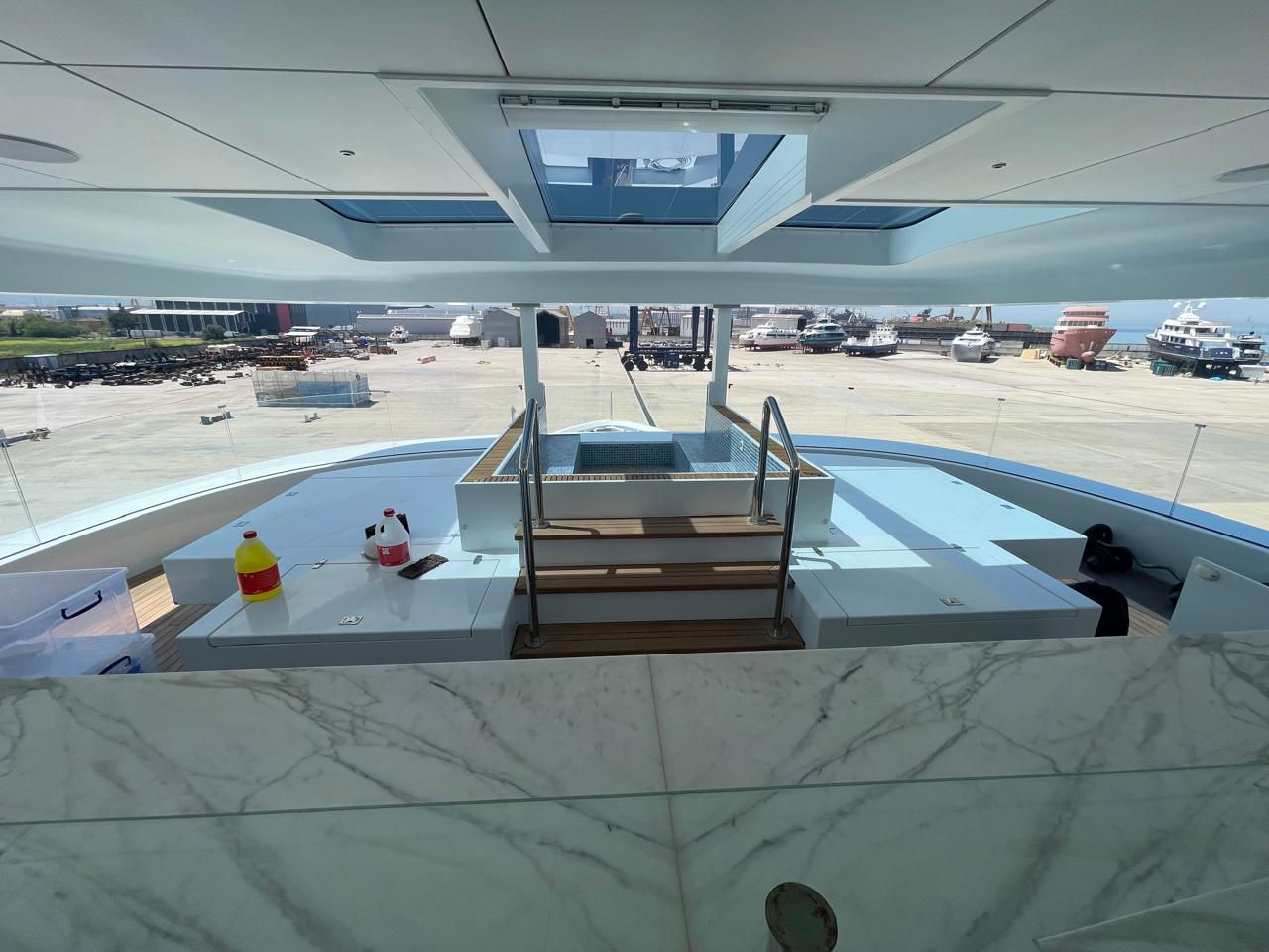 YACHT CROCUS 42m