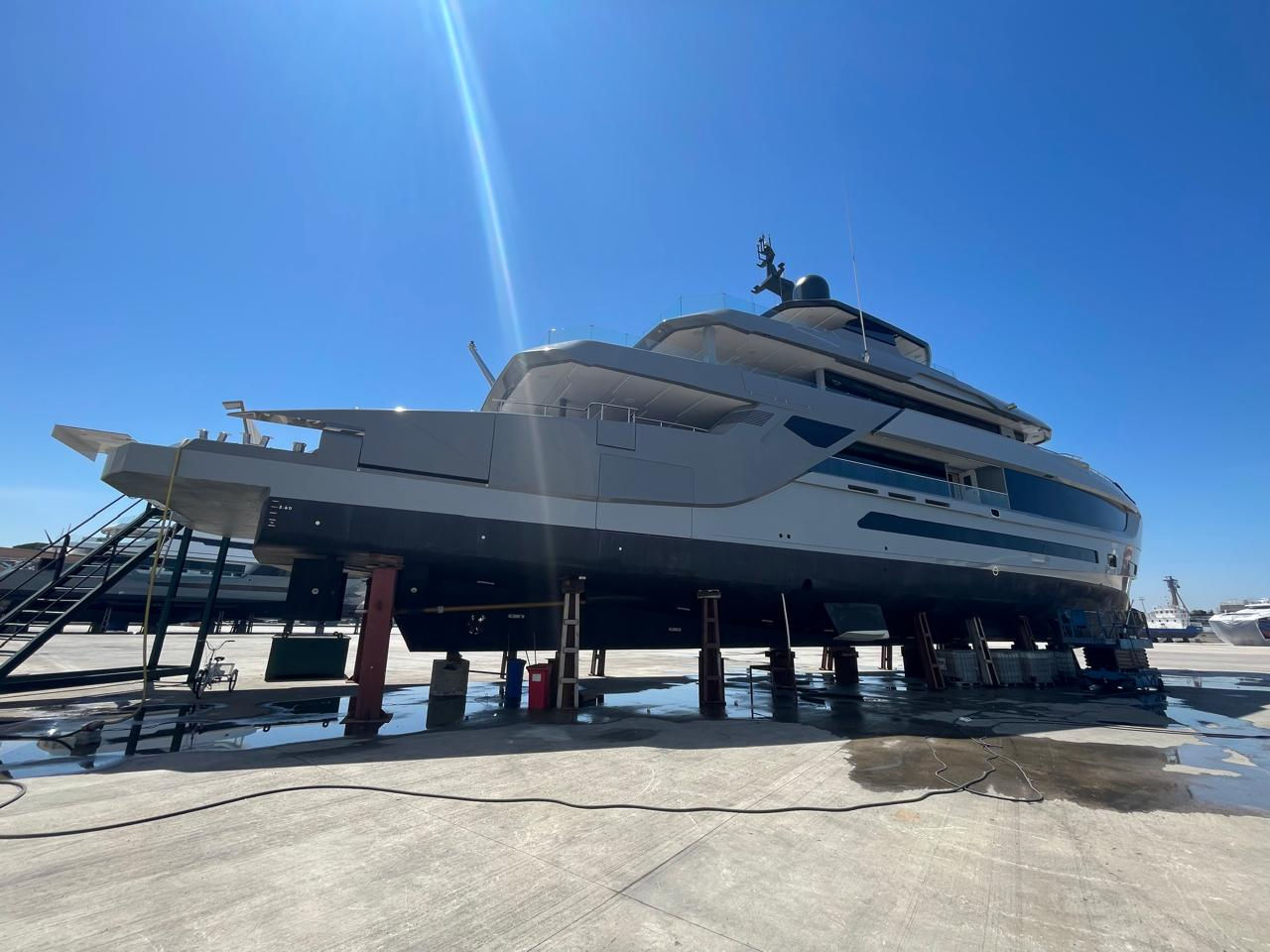 YACHT CROCUS 42m