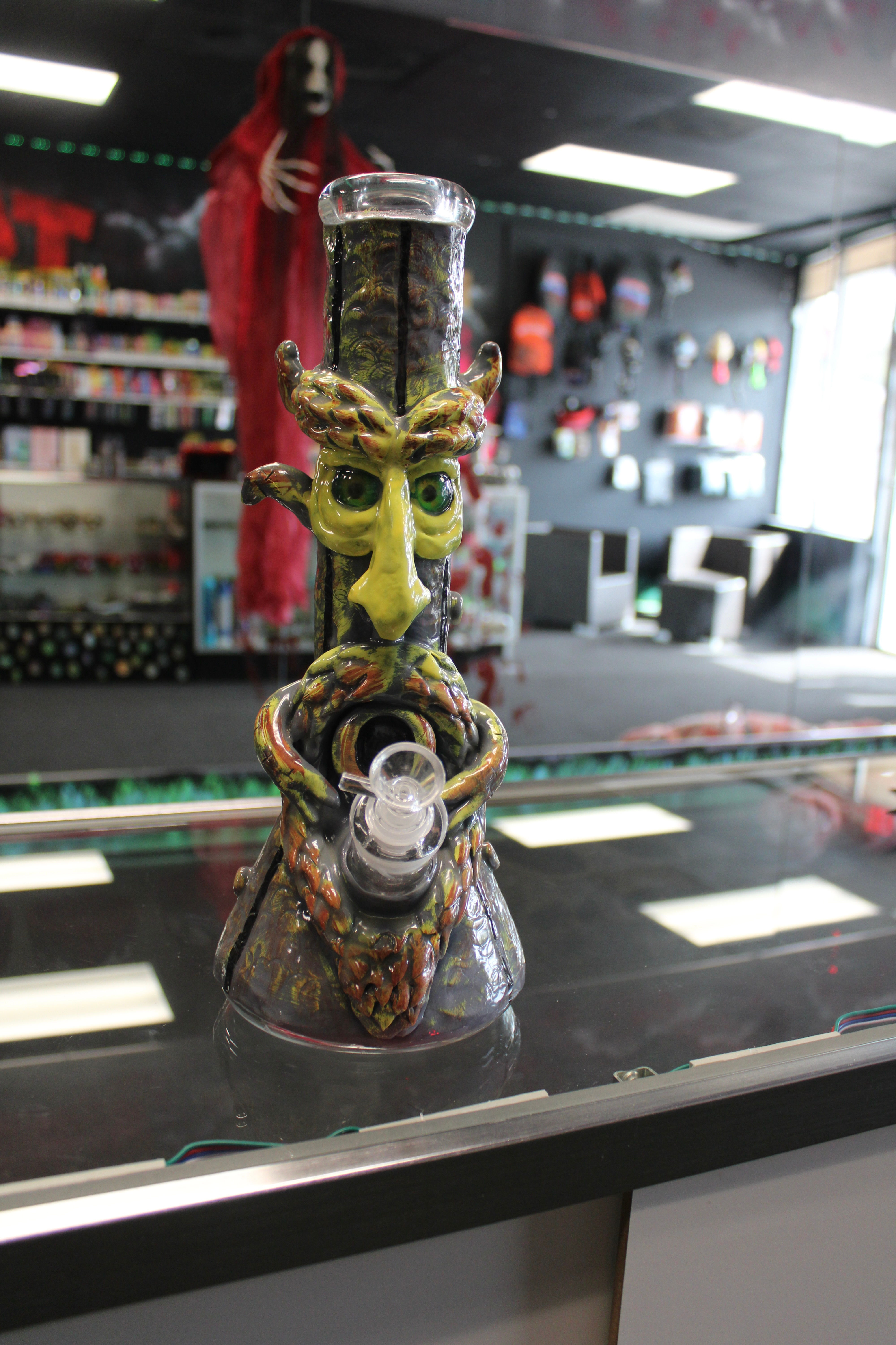 Crafted Monster Face Water Pipe – Artistic Glass / troll bong