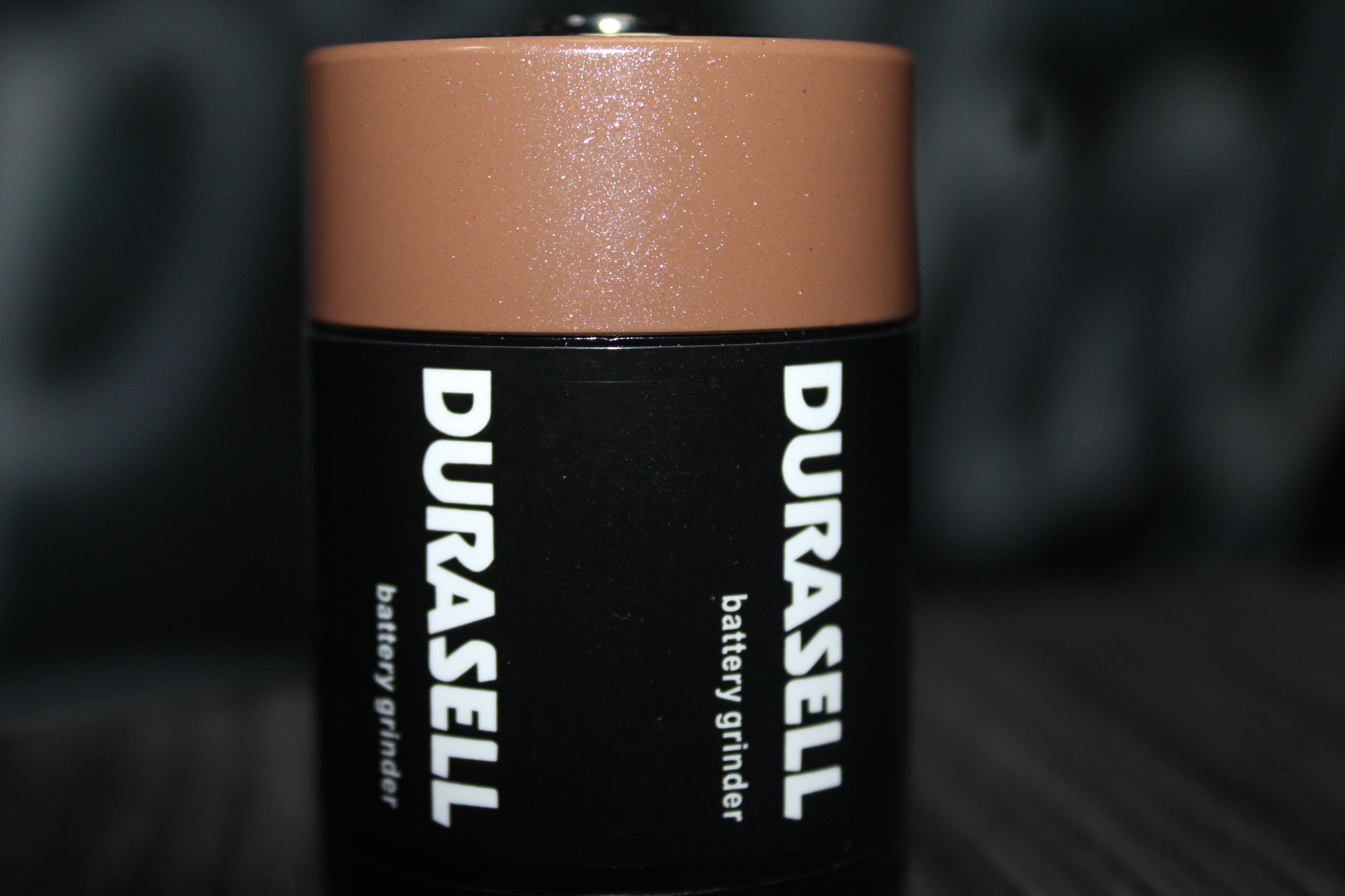 Battery Style Herb Grinder – Duracell Look – 4-Piece Metal Grinder