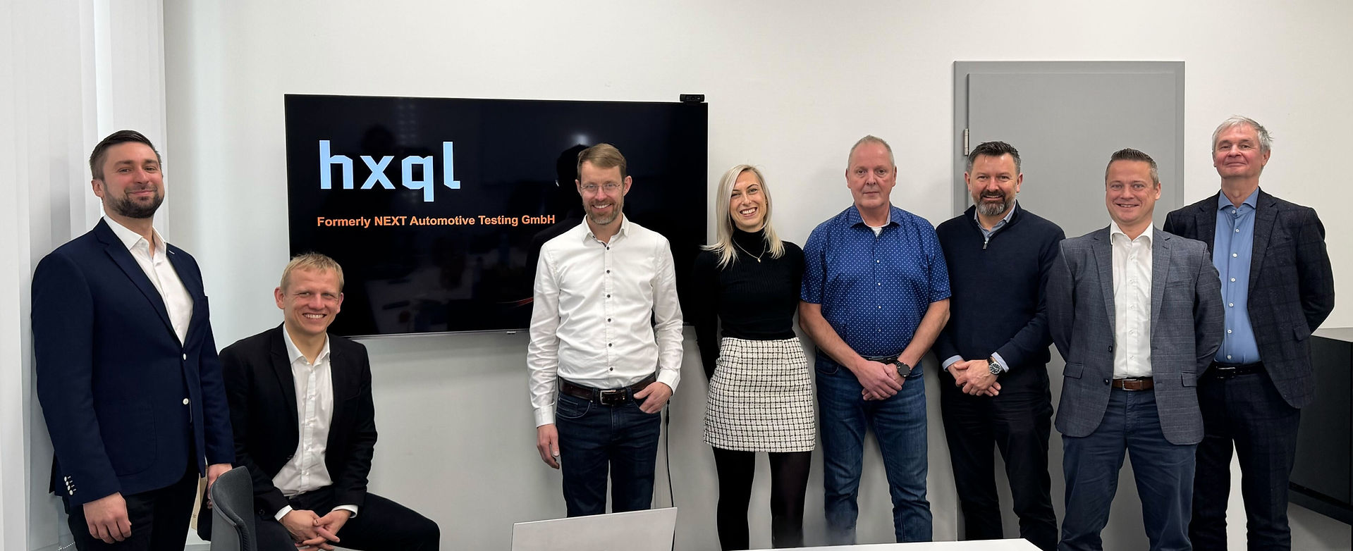 Geschäftsführer Christian Jurisch und Entwicklungsleiter Stefan Büttner mit Investoren der hxql solutions GmbH