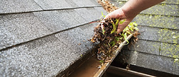 Rengjøring en Rain Gutter