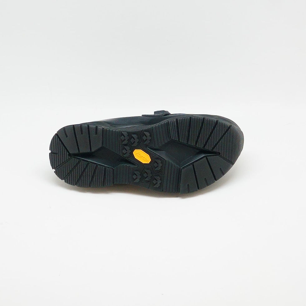 サムネイル： yaggy sneakers black