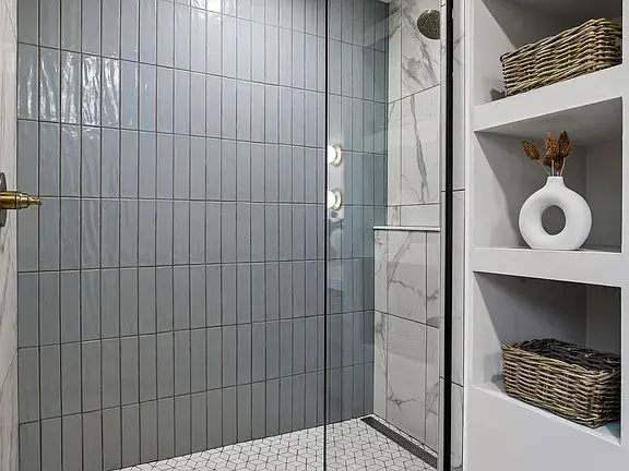 TH main bath shower