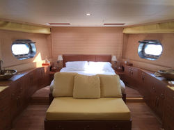 33617119_1802941139773809_36730065706958