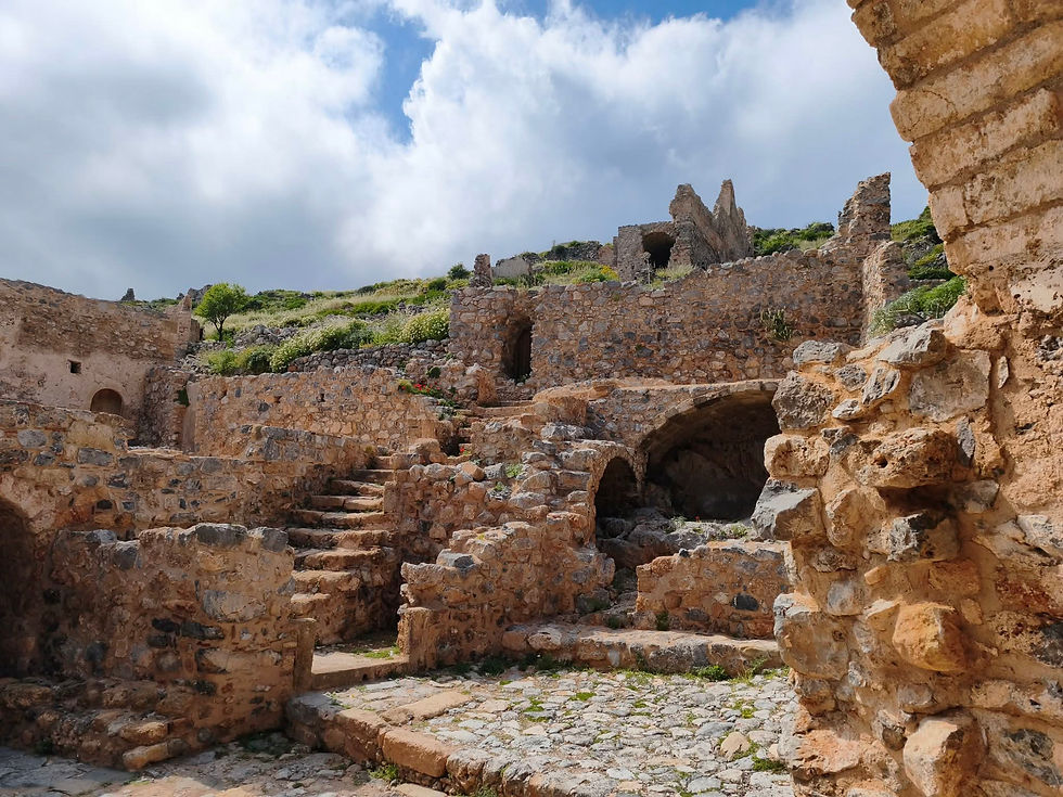 Ruins of the Upper Town | Pic.: Sonia Gerodimou