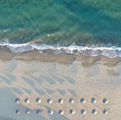 Ομπρέλες και ξαπλώστρες στα beach bars | Μαραθώνας, Σχινιάς, Νέα Μάκρη, Ζούμπερι και Βαρνάβας
