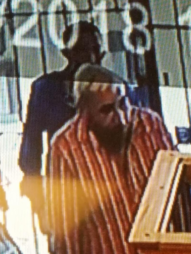 Theft-Coin Shop-Gold Coins-Suspect Photos