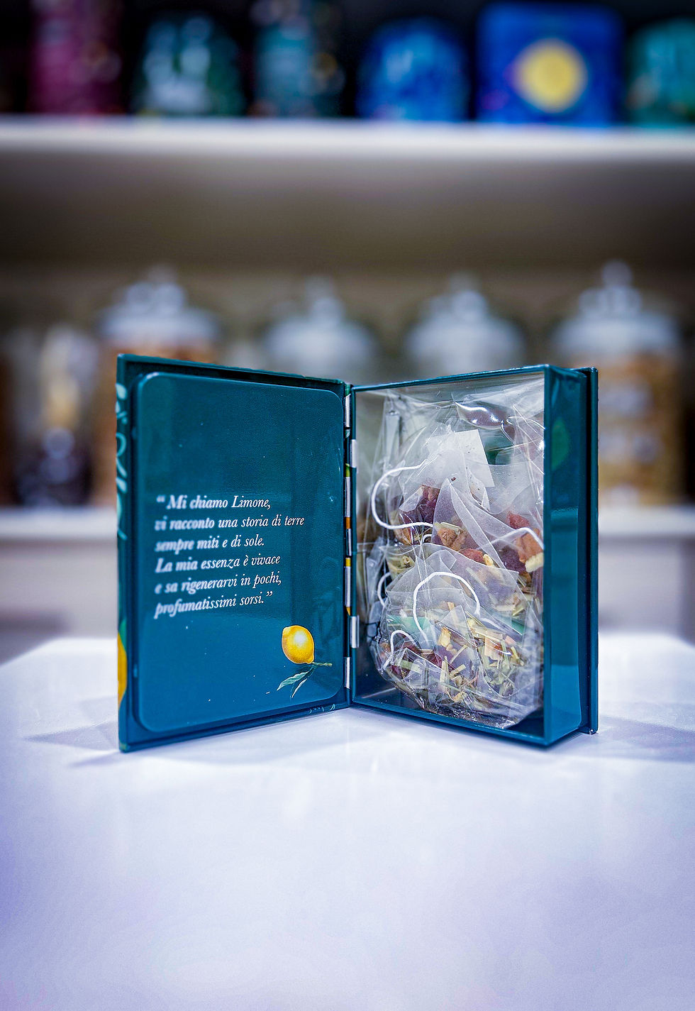 Miniatura: Libro in latta con tisane