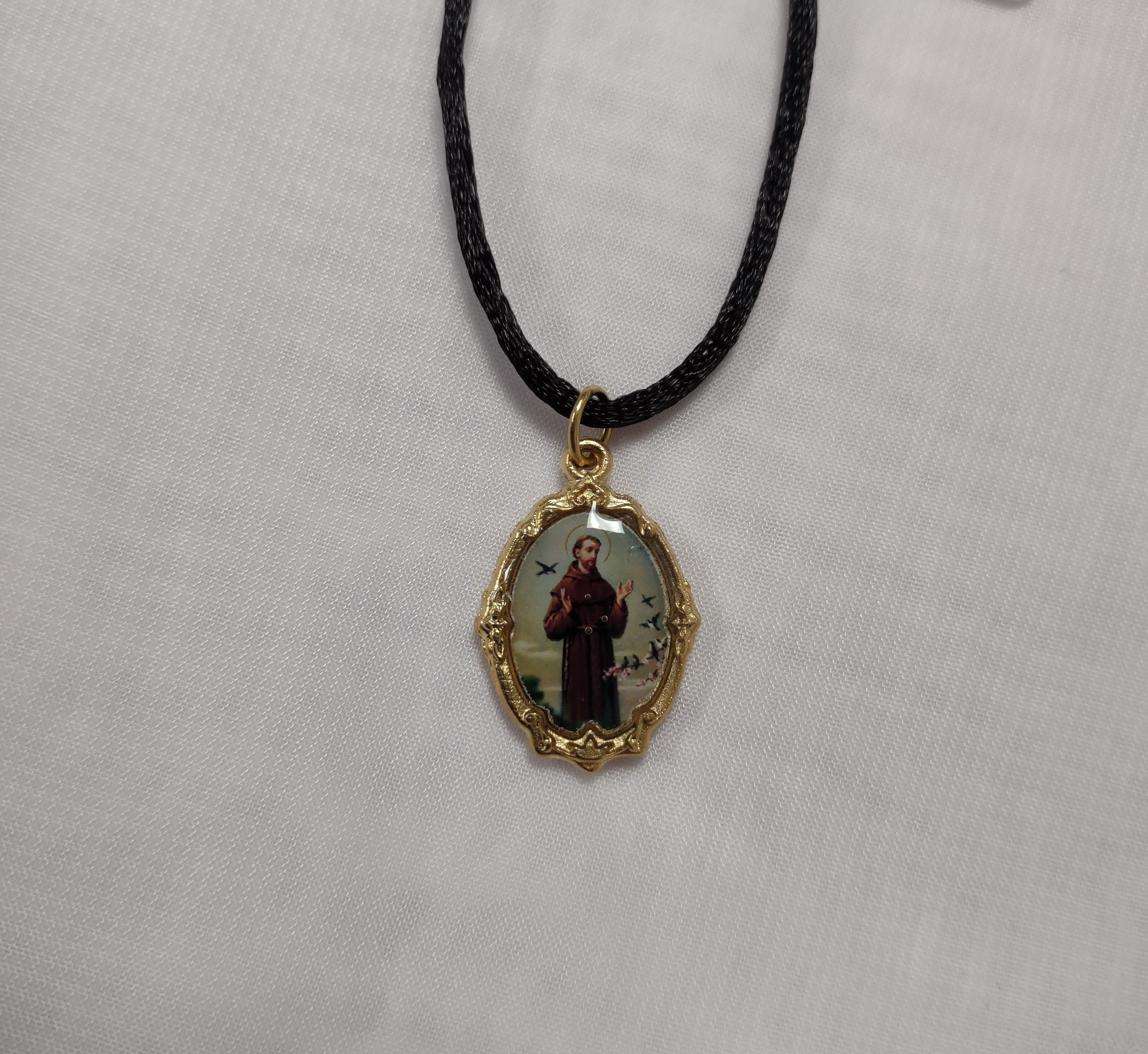 Collar Medalla Pequeña San Francisco de Asis