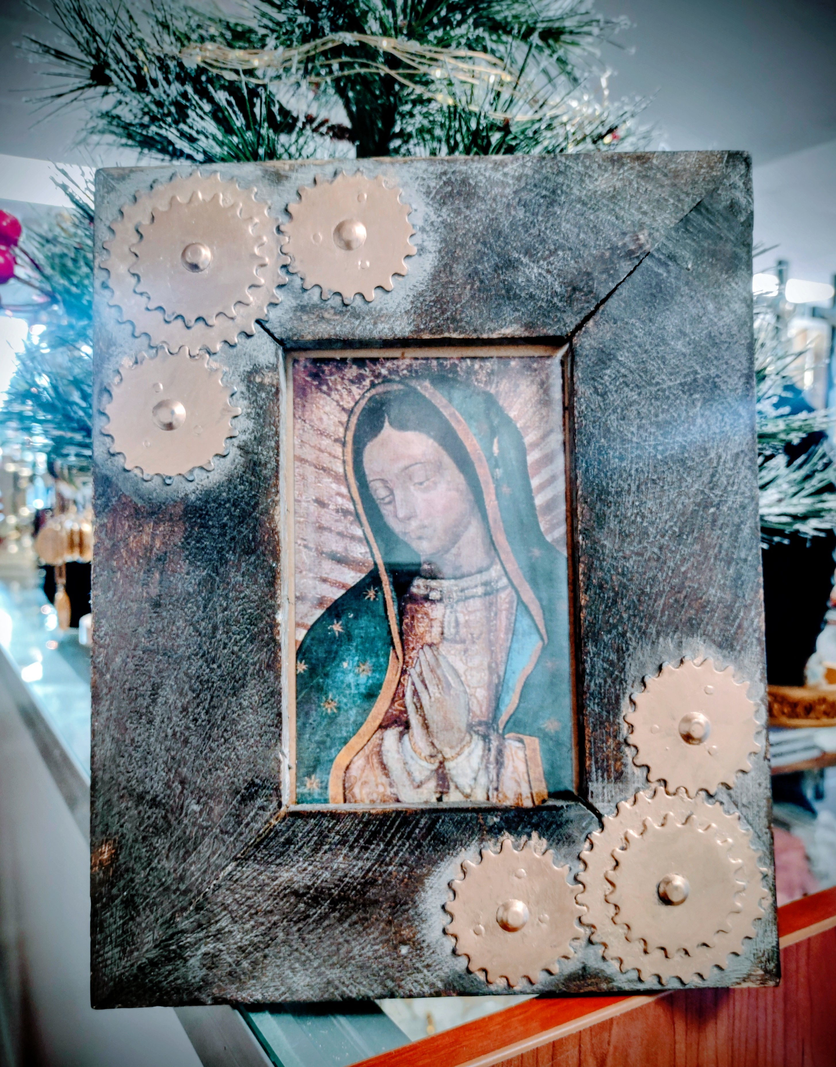 Cuadro Virgen de Guadalupe Madera con Dorado 8x10"