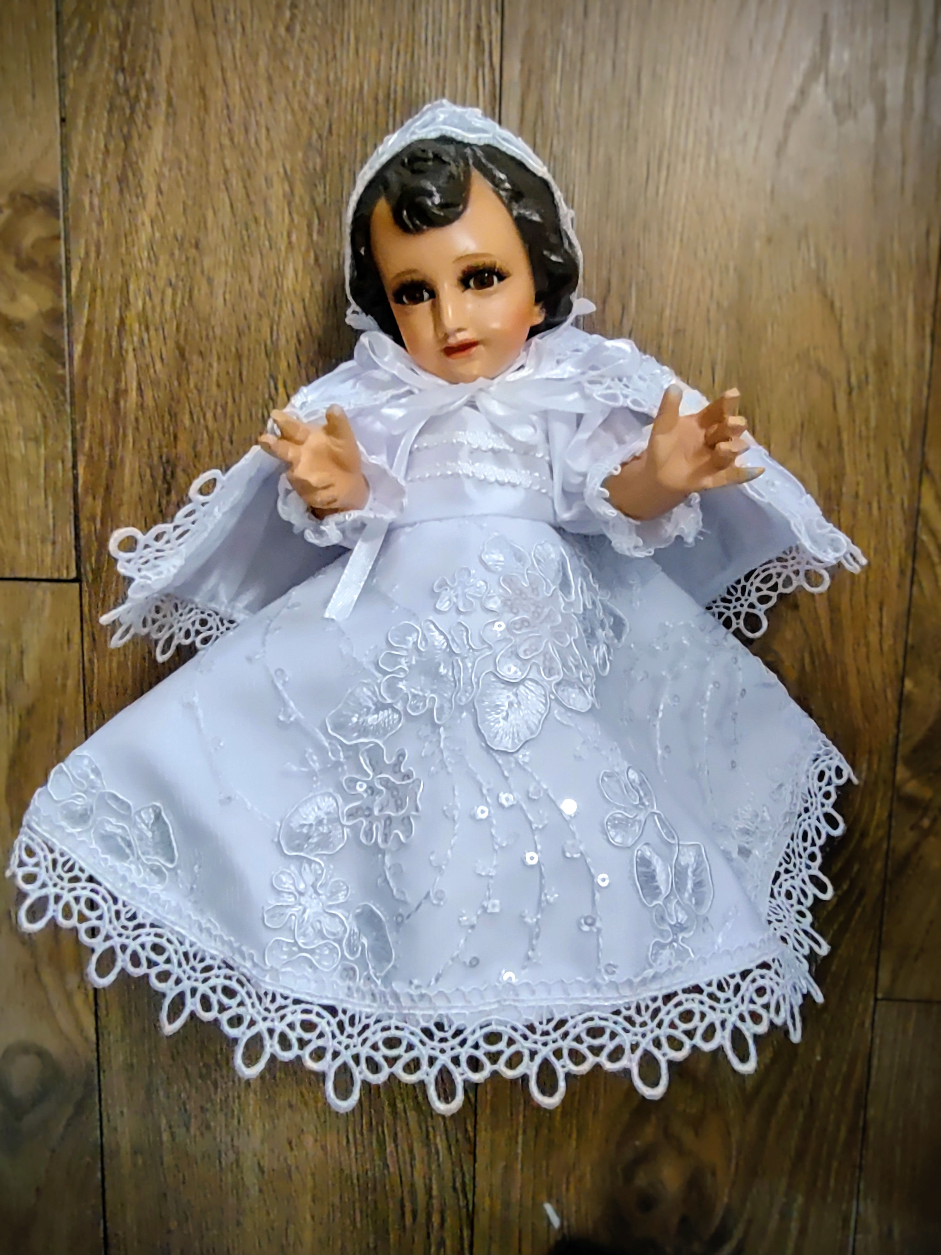 Niño Dios Vestido de Talla 15