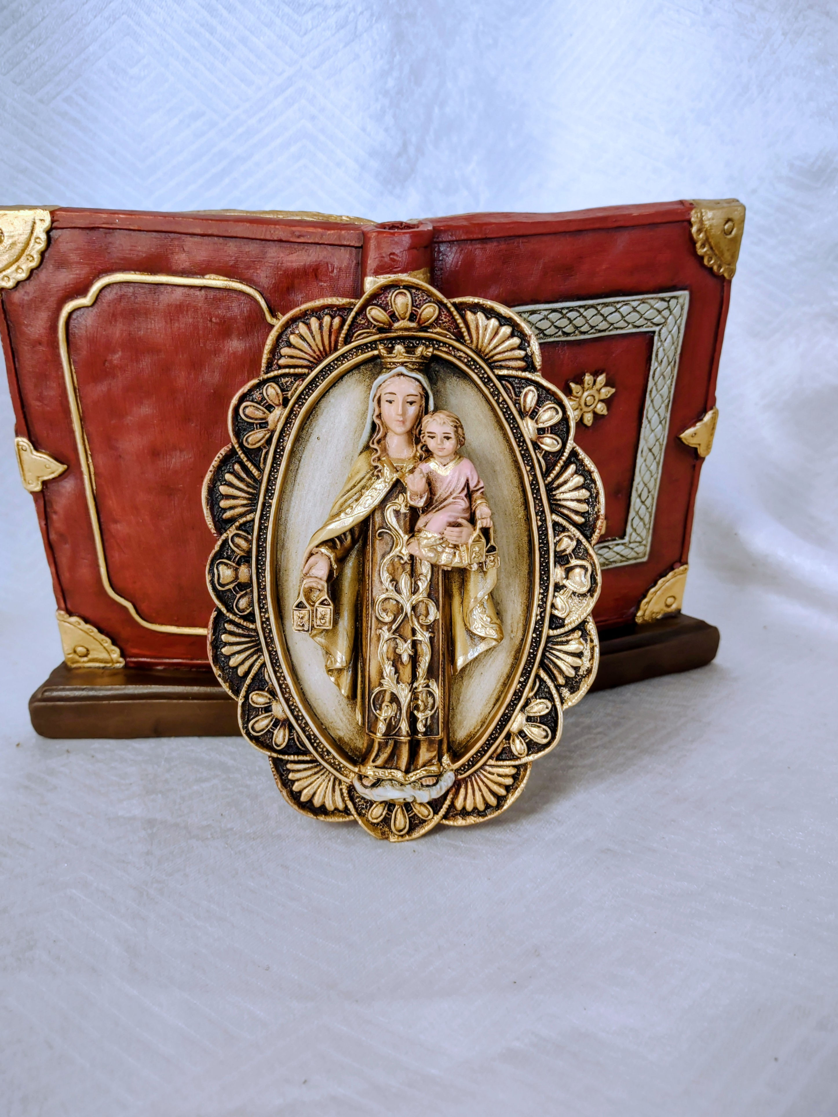 Medallon Virgen Del Carmen 5.5"