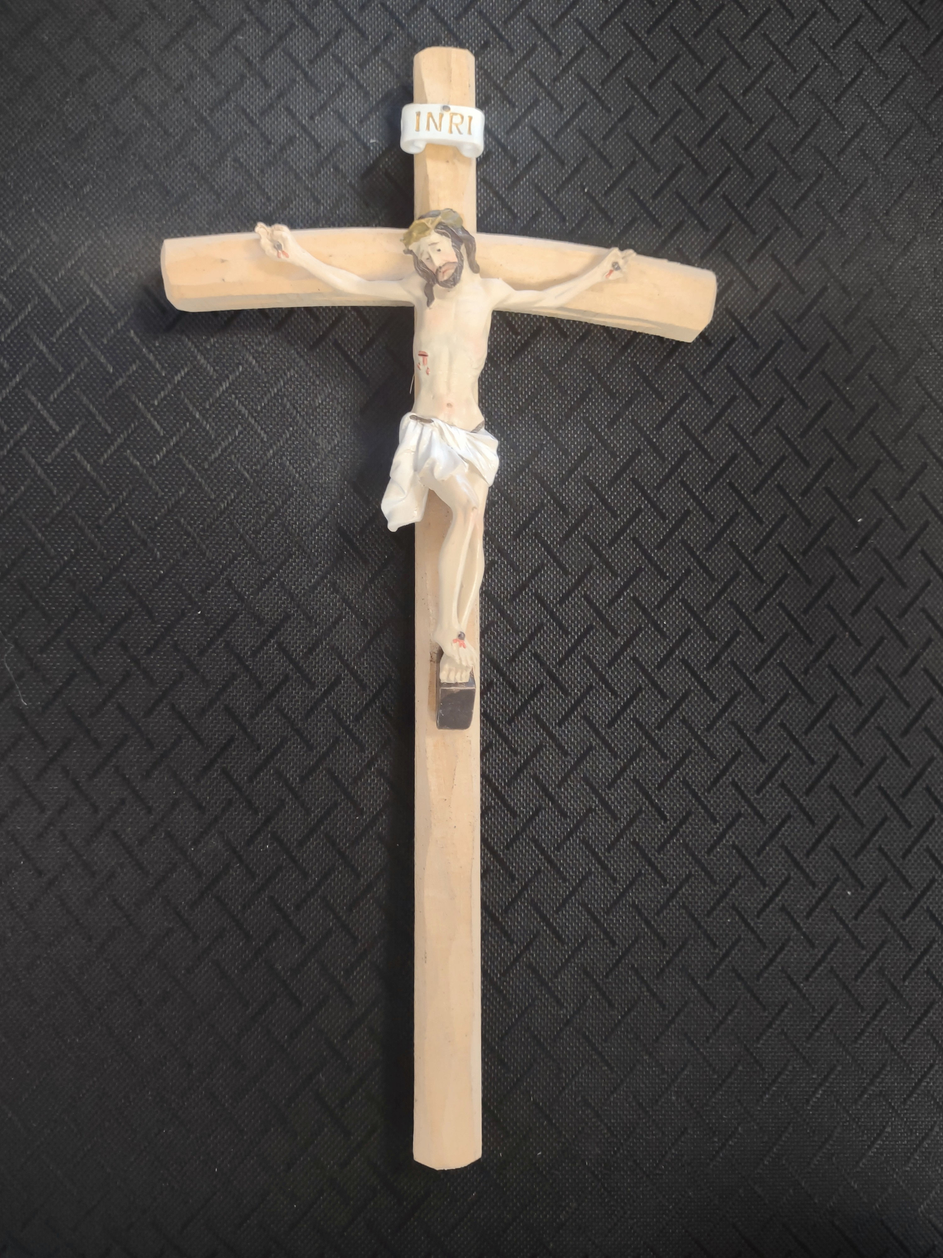 10"Wd Crucifix/Resin Corpus