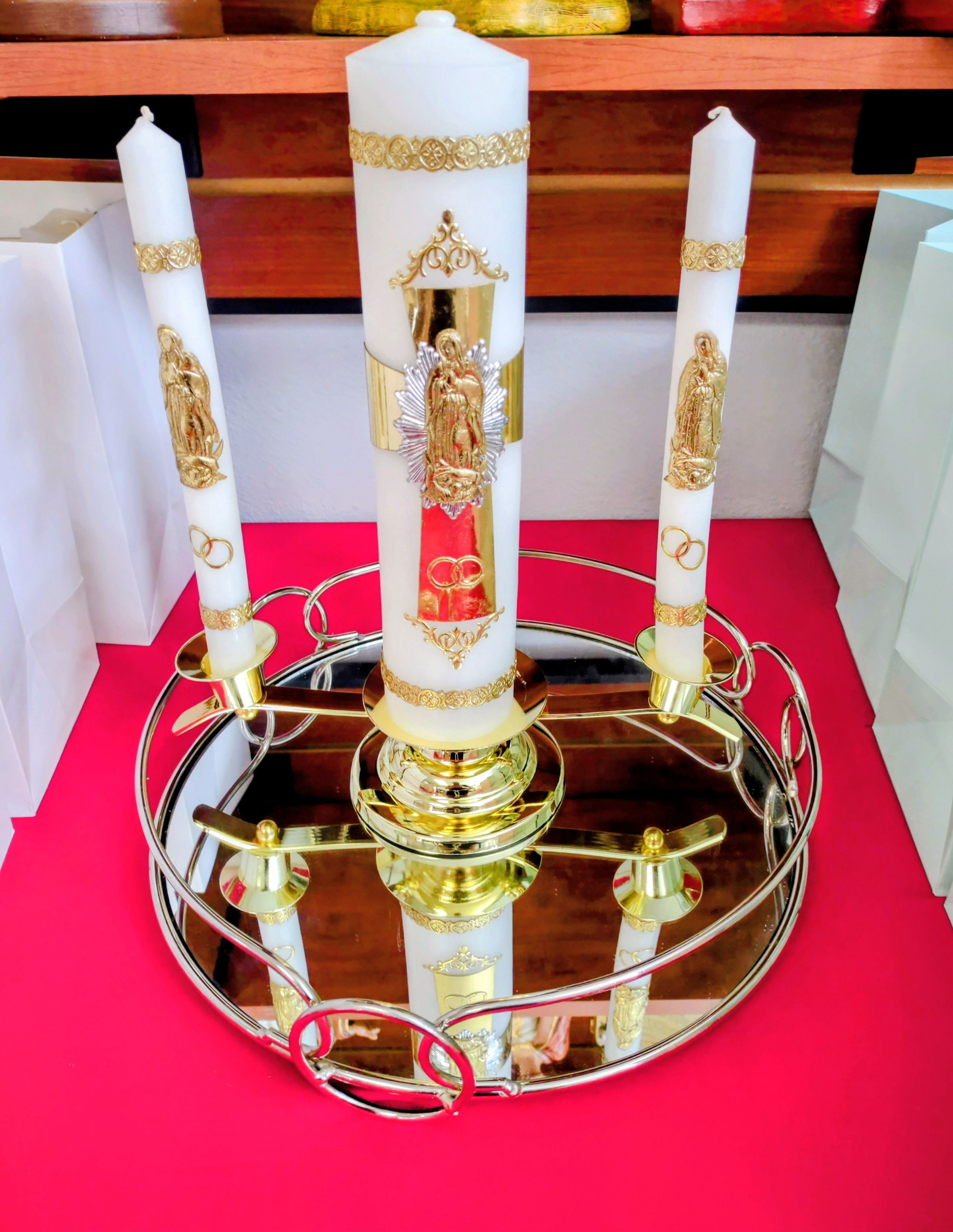Set de Velas de Bodas Dorado c/Base (Cruz Guadalupe)