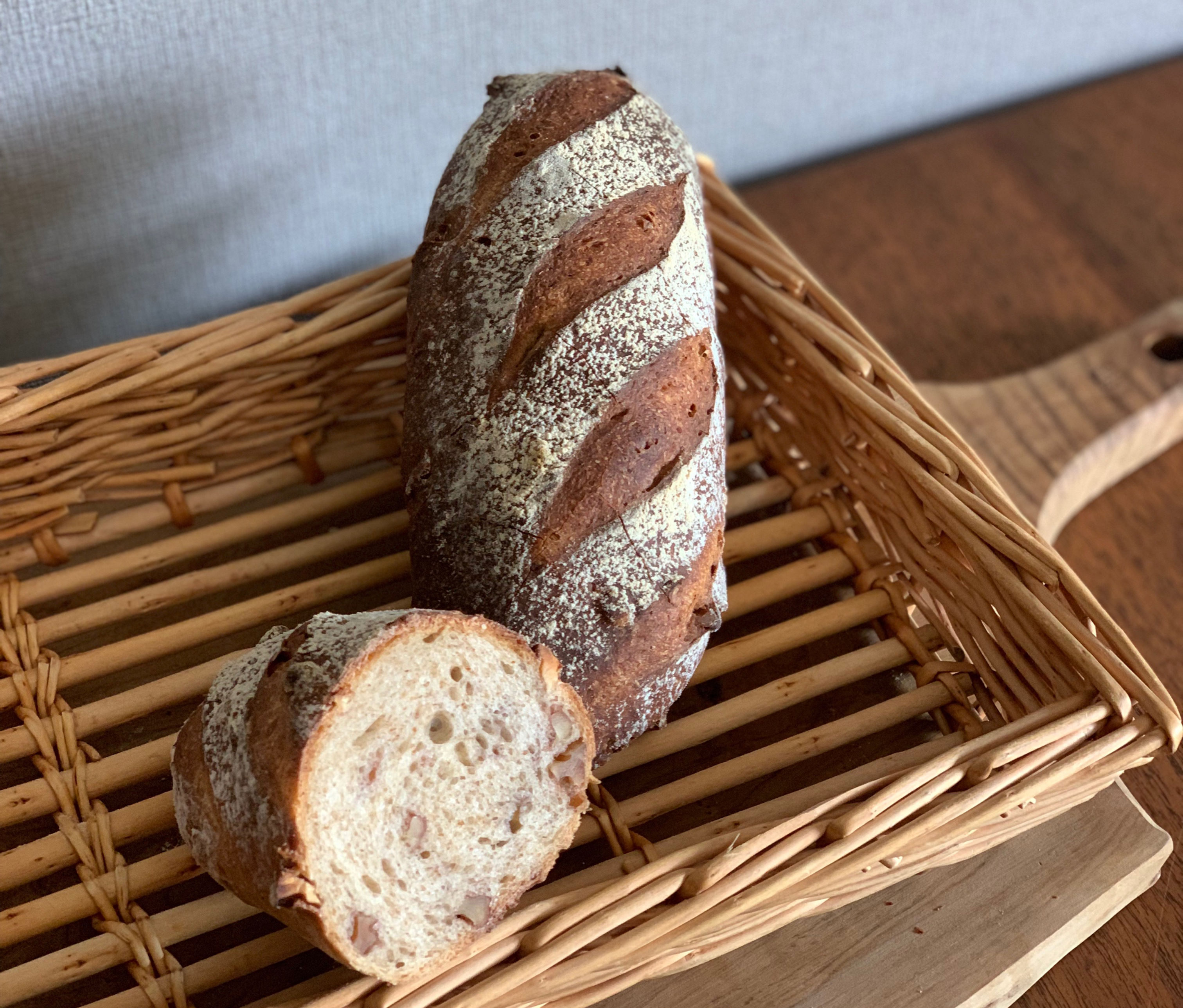 くるみのライ麦パン