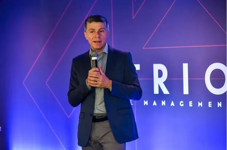 Beto Caputo, CEO da Atrio Hotel Management, apresenta o balanço da empresa no primeiro semestre