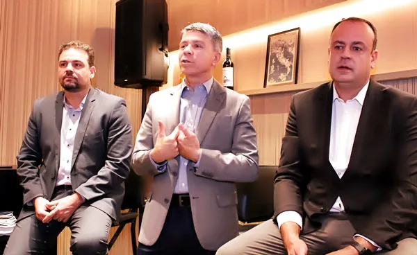 Paulo Mélega, VP de Operações, Beto Caputo, CEO da Atrio Hotel Management, e César Nunes, VP de Marketing & Vendas