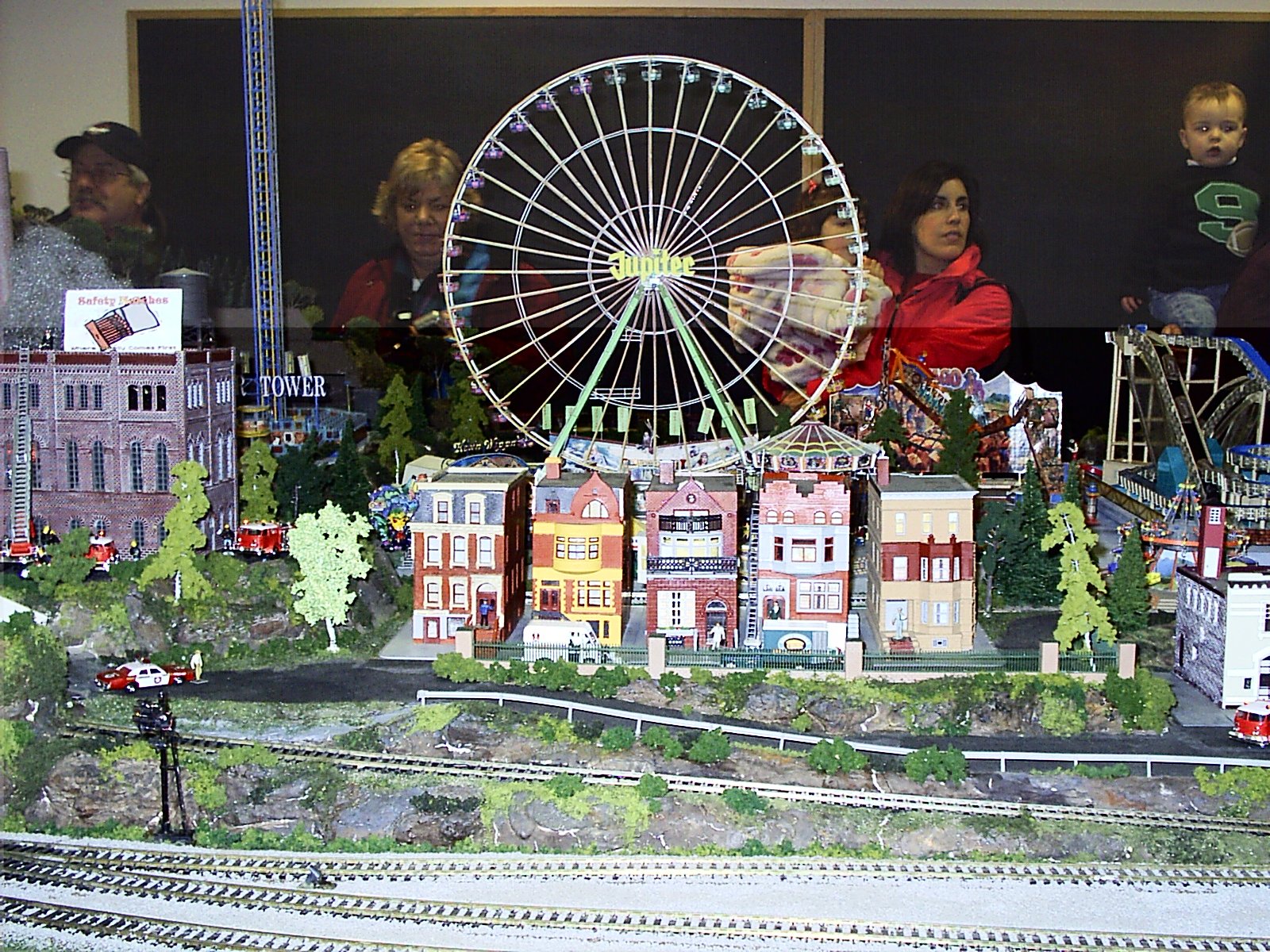 Keystone Model Railroad Historical Society Modular / Holiday Layout