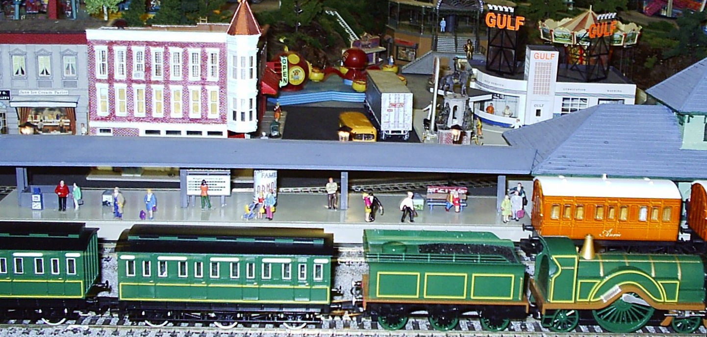 Keystone Model Railroad Historical Society Modular / Holiday Layout