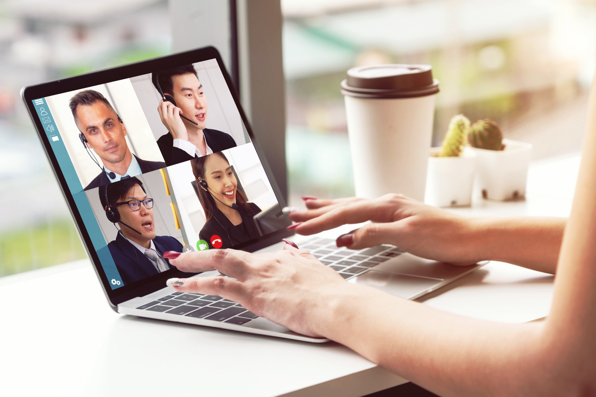 Why You Look Washed Out on Zoom How To Fix Your Lighting on a Zoom