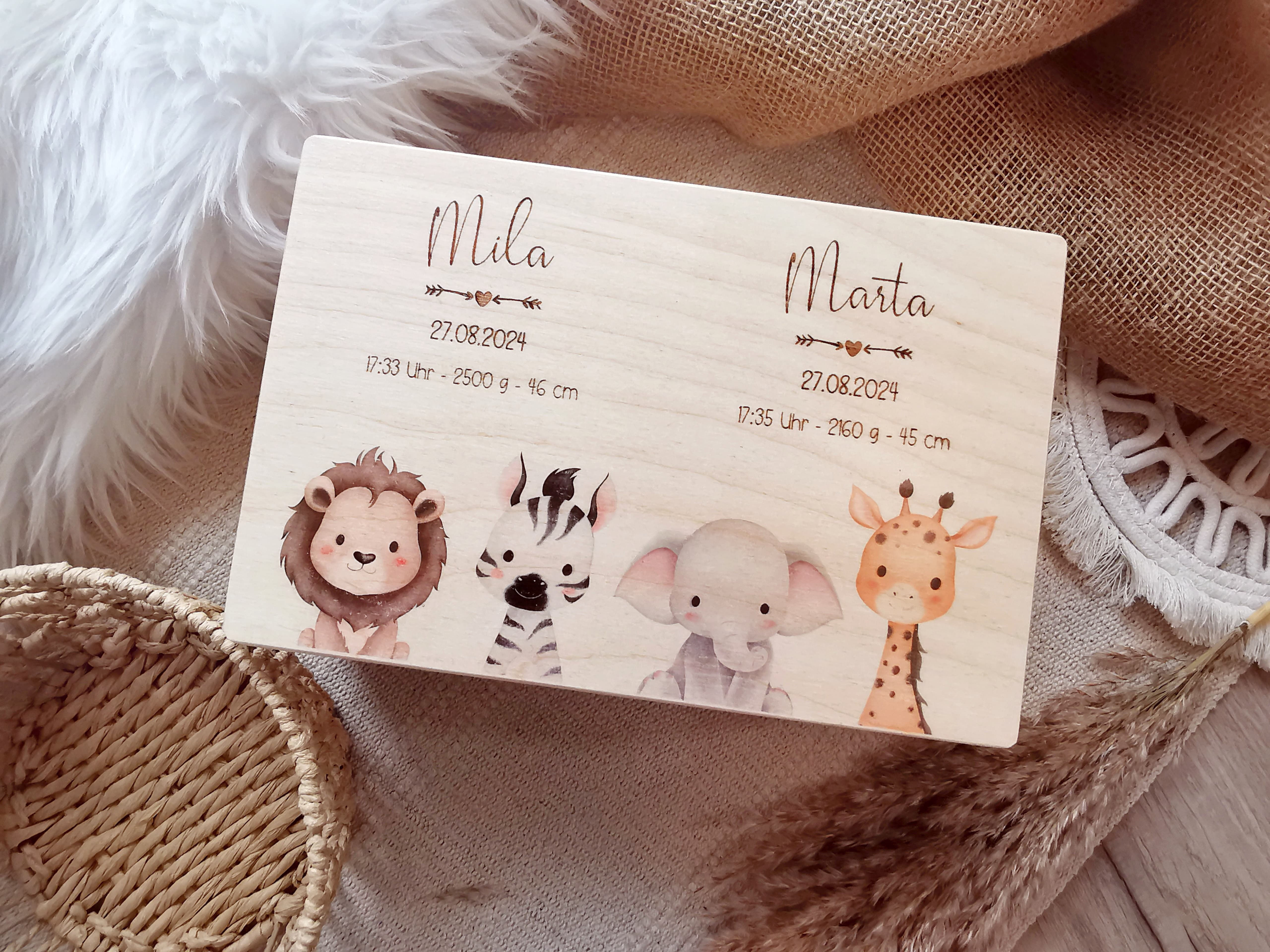 Safarikiste aus Holz mit personalisiertem Wunschname und Safari-Motiv