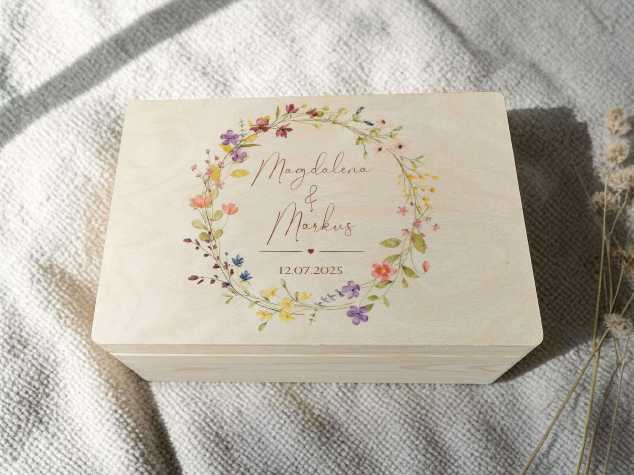 Personalisierte Holzkiste zur Hochzeit | Zeitkapsel für Brautpaar und Verliebte