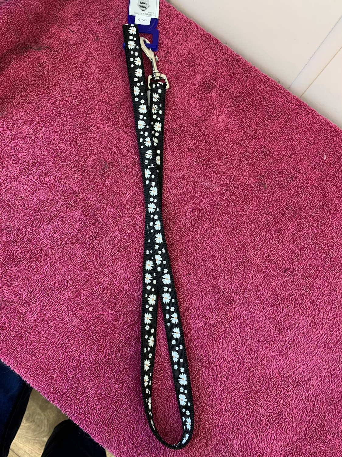 Daisy lead and collars by ancol