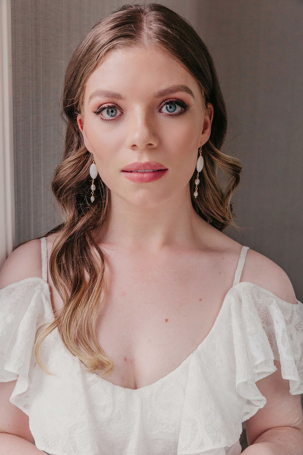 Thumbnail: Elegant pearl drop earrings, ideal for wedding guests, vow renewals, or as an unforgettable gift for her.