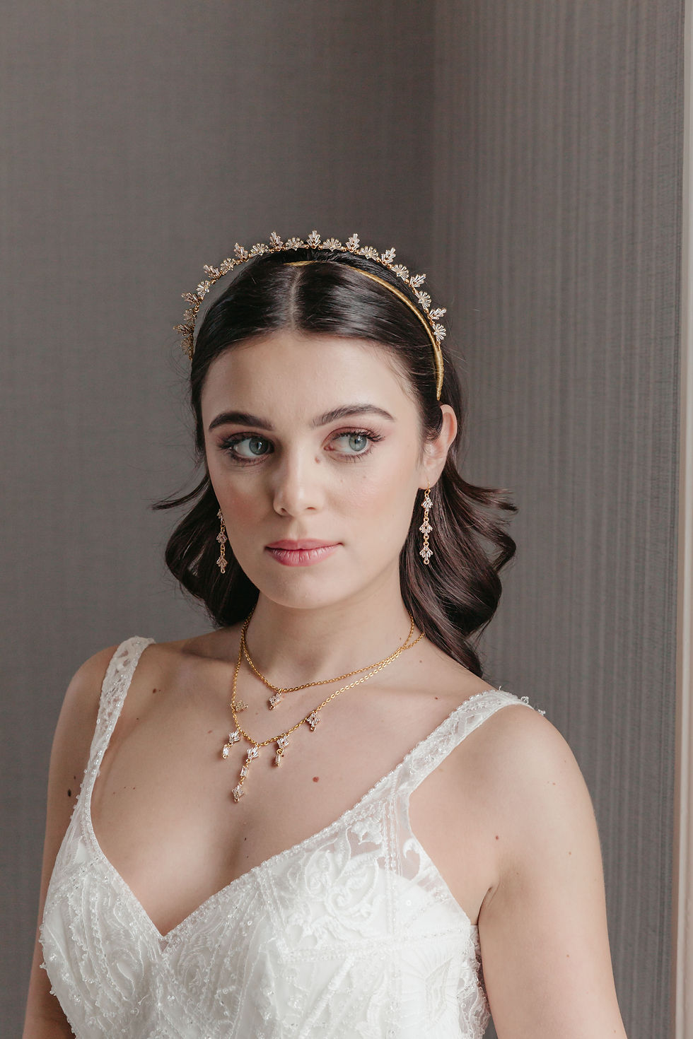 Thumbnail: Glamorous gold halo hair accessory with vintage sparkle, ideal for weddings and special occasions.