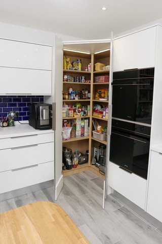 Walk in pantry open