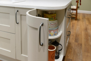 Curved cabinet