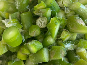 READER'S RECIPE-Maria Markovic of St. Petersburg, Fla.-Vegetable Broth & Asparagus Soup