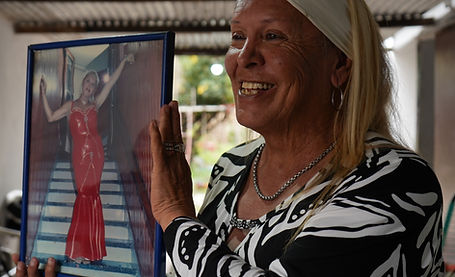 Alejandra Carmona recordando su cumpleaños 40 en el cabaret "La Jaula de las Locas"."