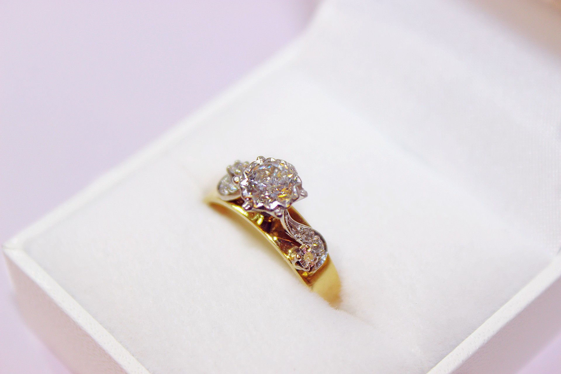 VALUED 18ct Engagement Ring